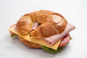 Cuerno con jamón y queso SKU 18654