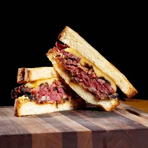 SANDWICH DE PASTRAMI
