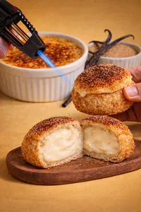 Chou de Crème Brûlée