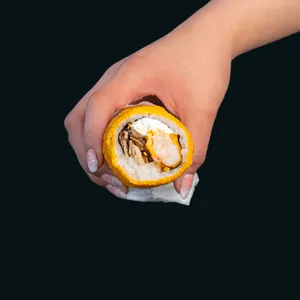 Handroll camarón, queso y champiñon