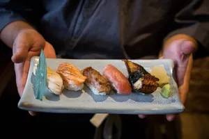 Aburi Nigiri 5 piezas