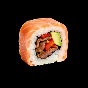 37 Beef Yosai Roll