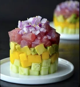 Torre de atún fresco (atún,mango y aguacate)
