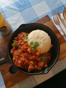 Tomaticán con carne picada y arrocito