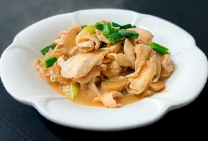 Pollo Con Champiñones