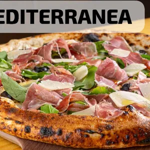 Pizza Mediterránea