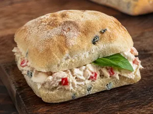 Sandwich toscano chico palermo (pasta pollo-pimentón)