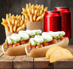 2 Vienesas italianas + 2 papas individuales + 2 empanadas + 2 latas 350ml