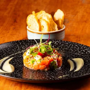TARTAR DE SALMÓN