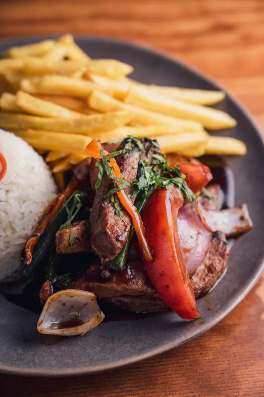 Lomo Saltado Clásico (filete) Lomo Saltado Clásico (filete)