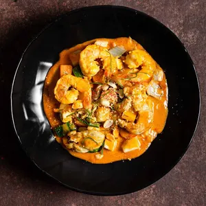 Massaman Camarón Pollo