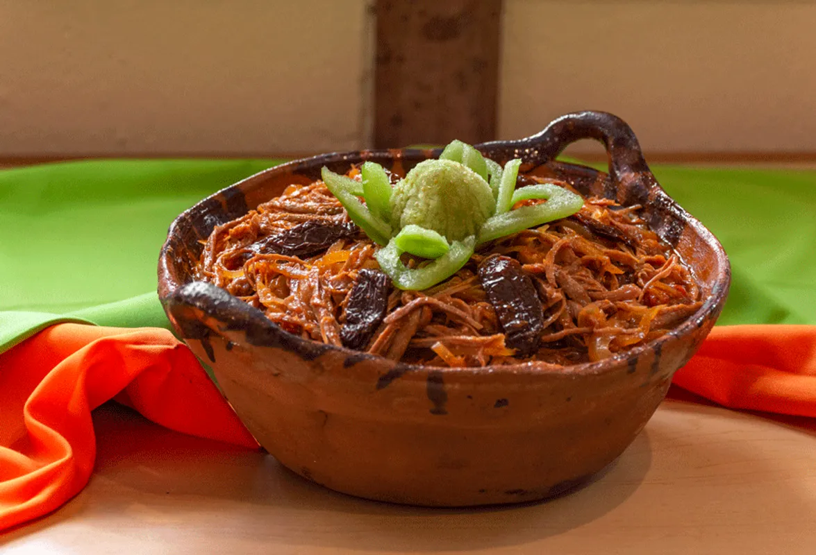 Tinga de Res o de Pollo (1 kg.) Tinga de Res o de Pollo (1 kg.)