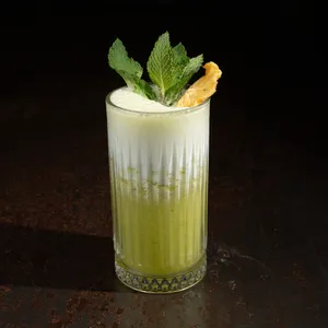Piña con Hierbabuena