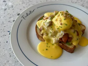 Huevo Benedictino Salmón
