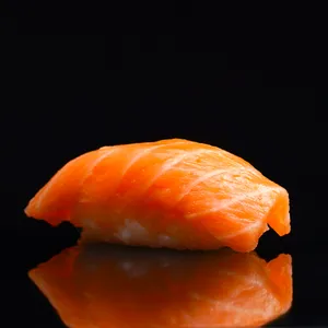 Nigiri salmón (4 unidades)