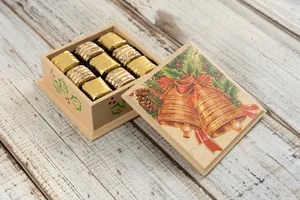 Caja de bombones navideña de madera