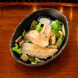 Ensalada Cesar con pollo