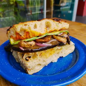 Berenjena Vegana y Vegetales asados