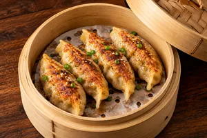 CHICKEN GYOZA