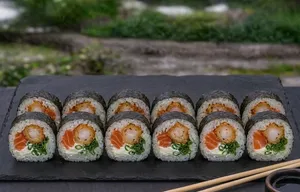 Futomaki Camarón Salmón