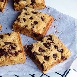 Chocolate bites blondie