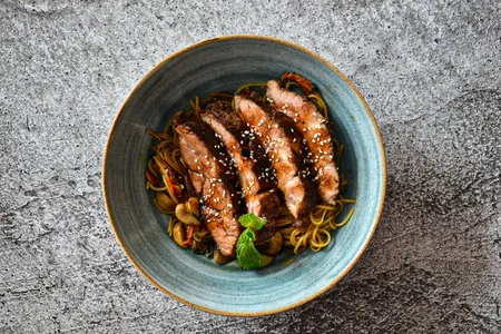 Yakisoba con "Costilla"