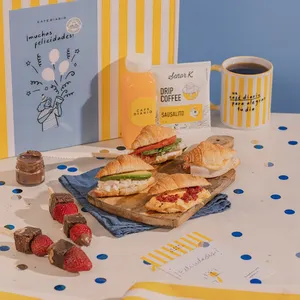 Desayuno para celebrar con tazón