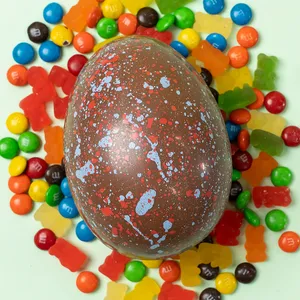 Huevo Colores gomitas y M&M