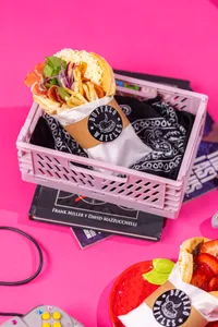 Waffles a $3.990 (27 y 28)