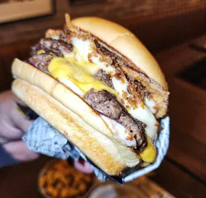 A.P.C. Burger Large