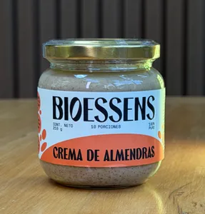 CREMA DE ALMENDRAS BIOESSENS 210 g.