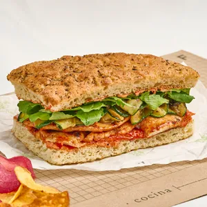 Sándwich de Pollo Mediterráneo