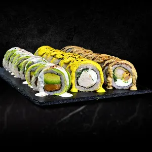 Trilogía a Elección (escoge 3 rolls a tu gusto) (30 piezas)