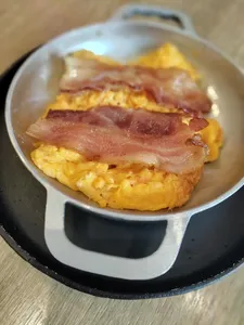 Huevos Revueltos Con Tocineta
