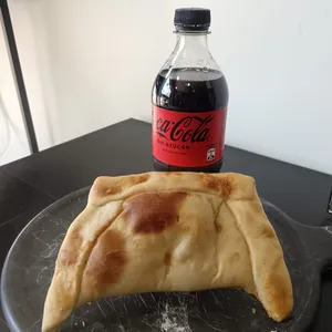 Promo Empanada Pino + Bebida 591 ml (Coca o Sprite)