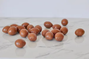 Grageas de Almendra y Chocolate de Leche. 100 gr