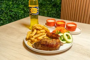 1/4 de Pollo + 2 Acompañamientos + gaseosa personal + salsas
