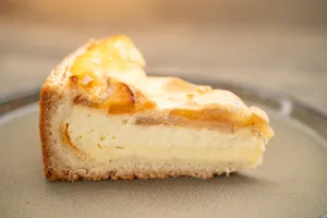 Trozo de kuchen alemán de manzana