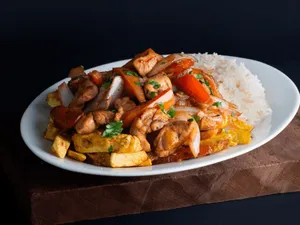 Pollo Saltado