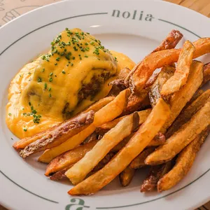 Filete con Salsa Holandesa