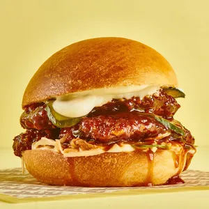 Korean Fried Chicken Sándwich