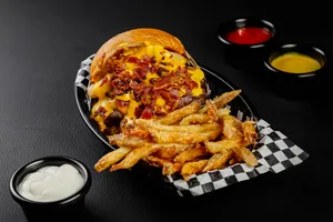 Oh My Cheddar + Papas LFC