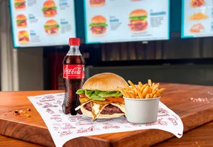 Combo Con Platanito Maduro y Queso Costeño