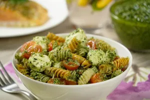 Ensalada Pesto Estilo Caprese