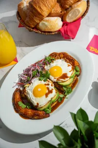 Los Huevos Limeñazos