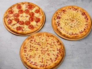 Cheesyton 3 pizzas grandes