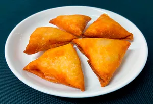 Empanaditas de camarón/queso.