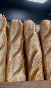 Baguette Artesanal en Santiago | Pan Baguette Crujiente Recién Horneado