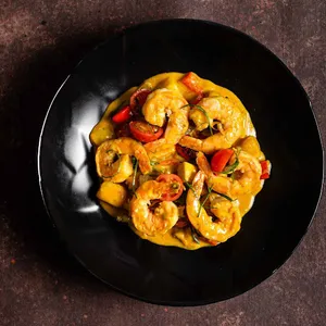 Curry Amarillo con Camarones
