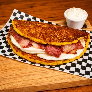Cachapa Mixta 4 Con Tocino